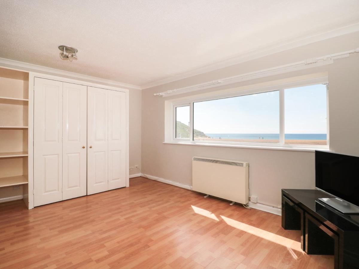 Flat 30 * West Bay